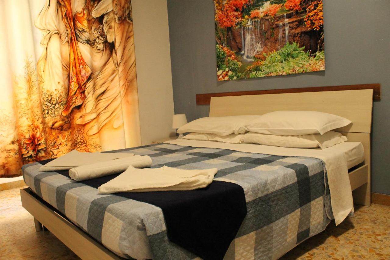 Roma Paradise Luaran gambar